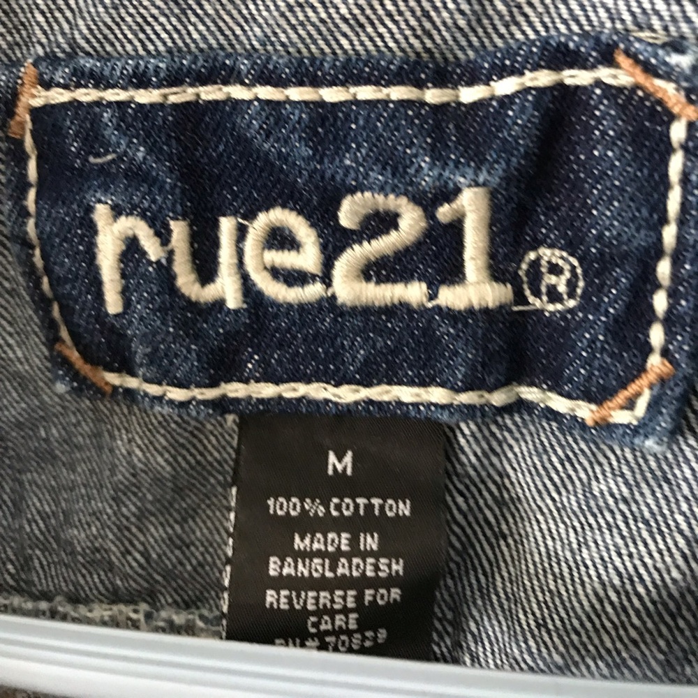 Cropped Jean Jacket - Picture 3 of 3